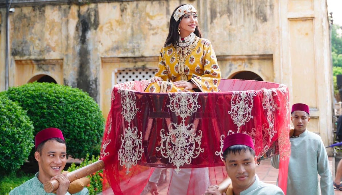 العمارية والقفطان المغربي يزينان القلعة الإمبراطورية لثانغ لونغ في فيتنام