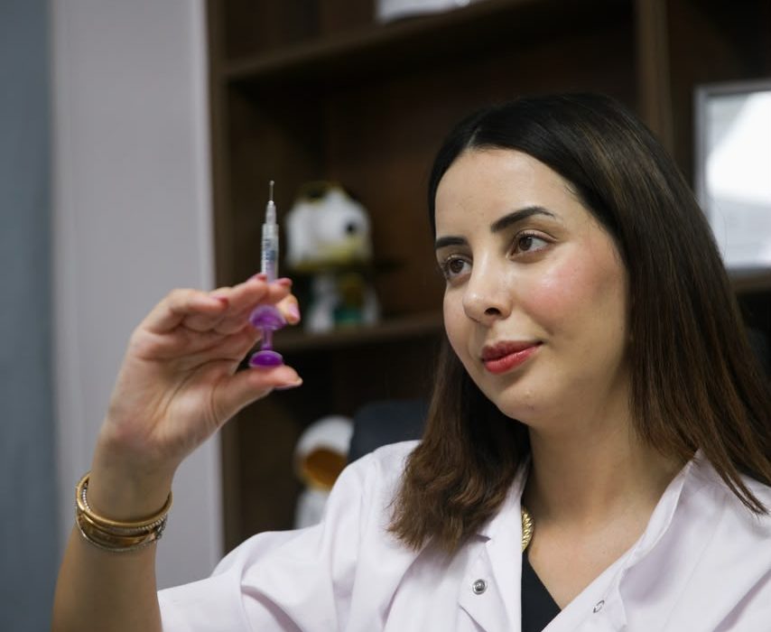 سر البشرة المشرقة والمرطبة skinbooster