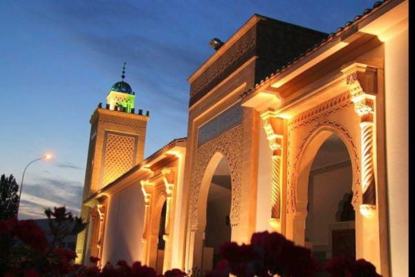 المسجد الكبير محمد السادس بسانت إتيان يحتفي بالتراث المغربي العريق في قلب فرنسا